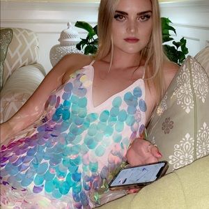 70s holographic dress 💚